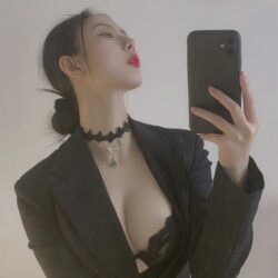 Chung Quan Lệ – Một cô mẫu ảnh sở hữu vòng ba khủng (Phần 2)