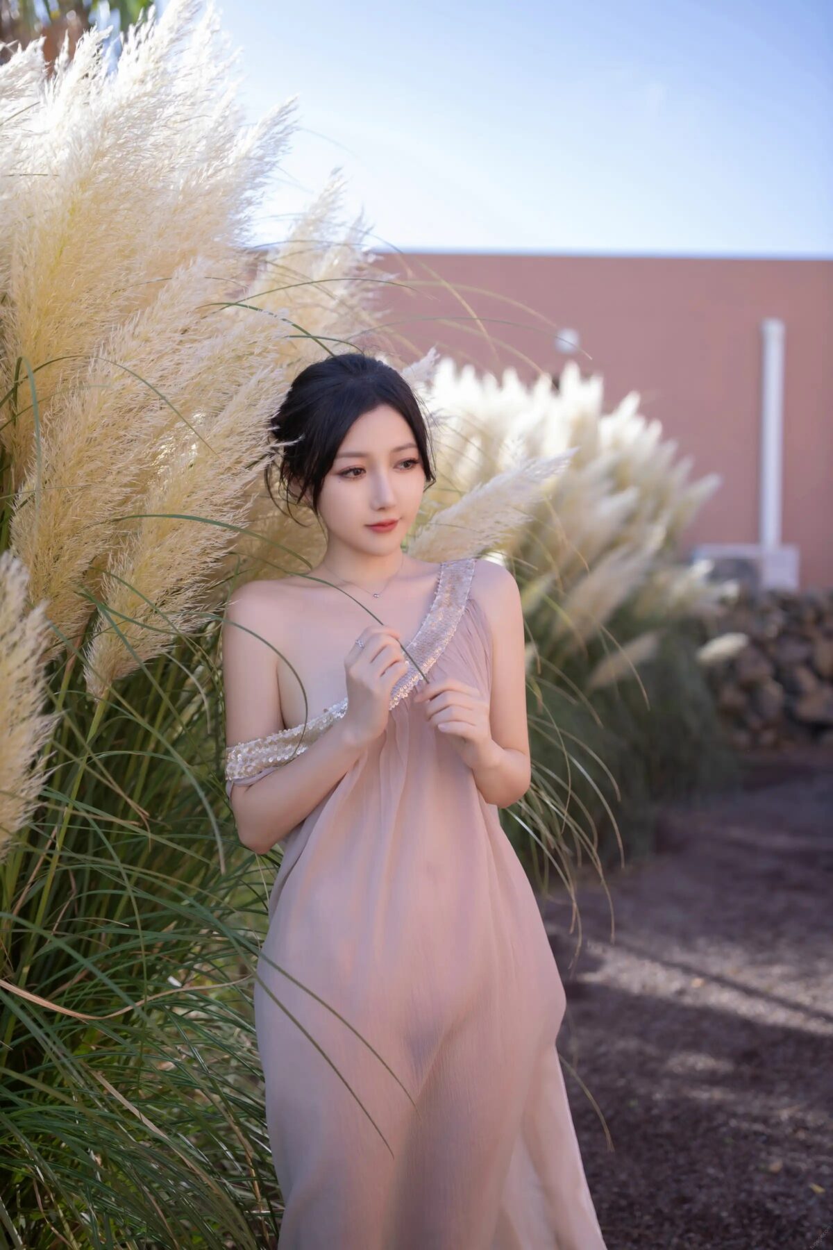 Hồng Tuyết Sương