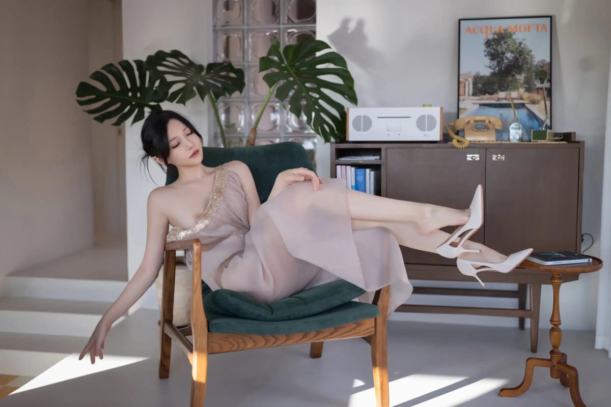 Hồng Tuyết Sương