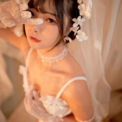 Thuần Bạch Hoa – Đau lòng nhất vẫn cố tỏ ra hạnh phúc